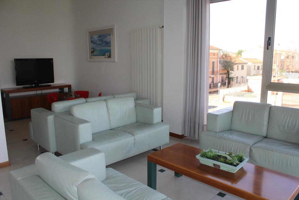 Hotel Universal Senigallia Esterno foto