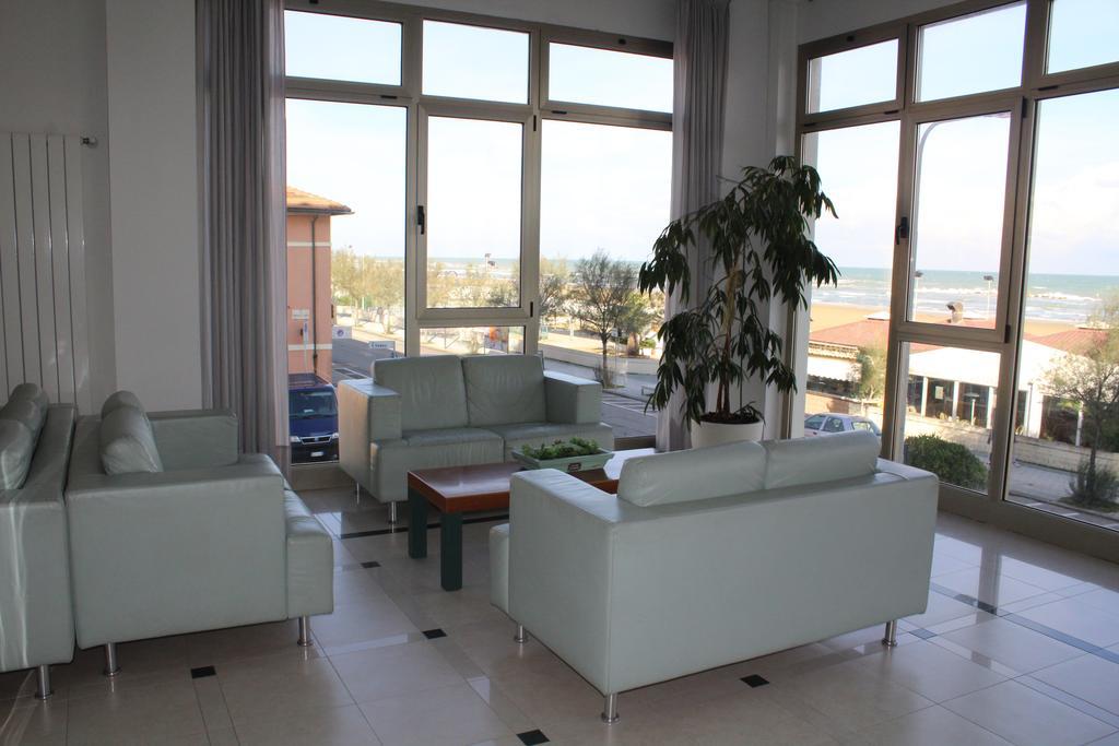 Hotel Universal Senigallia Esterno foto