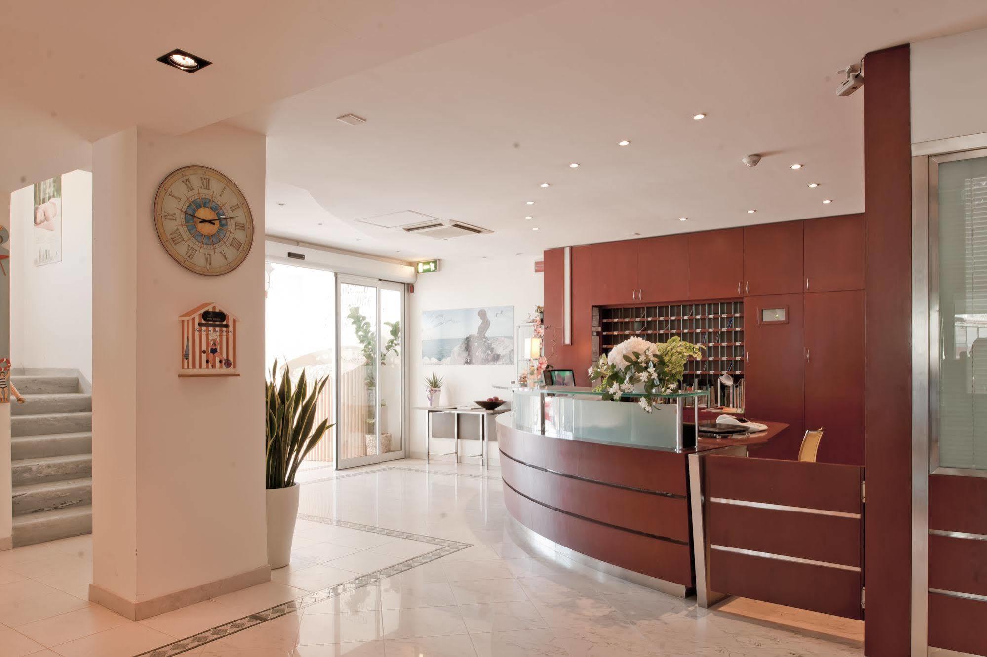 Hotel Universal Senigallia Esterno foto