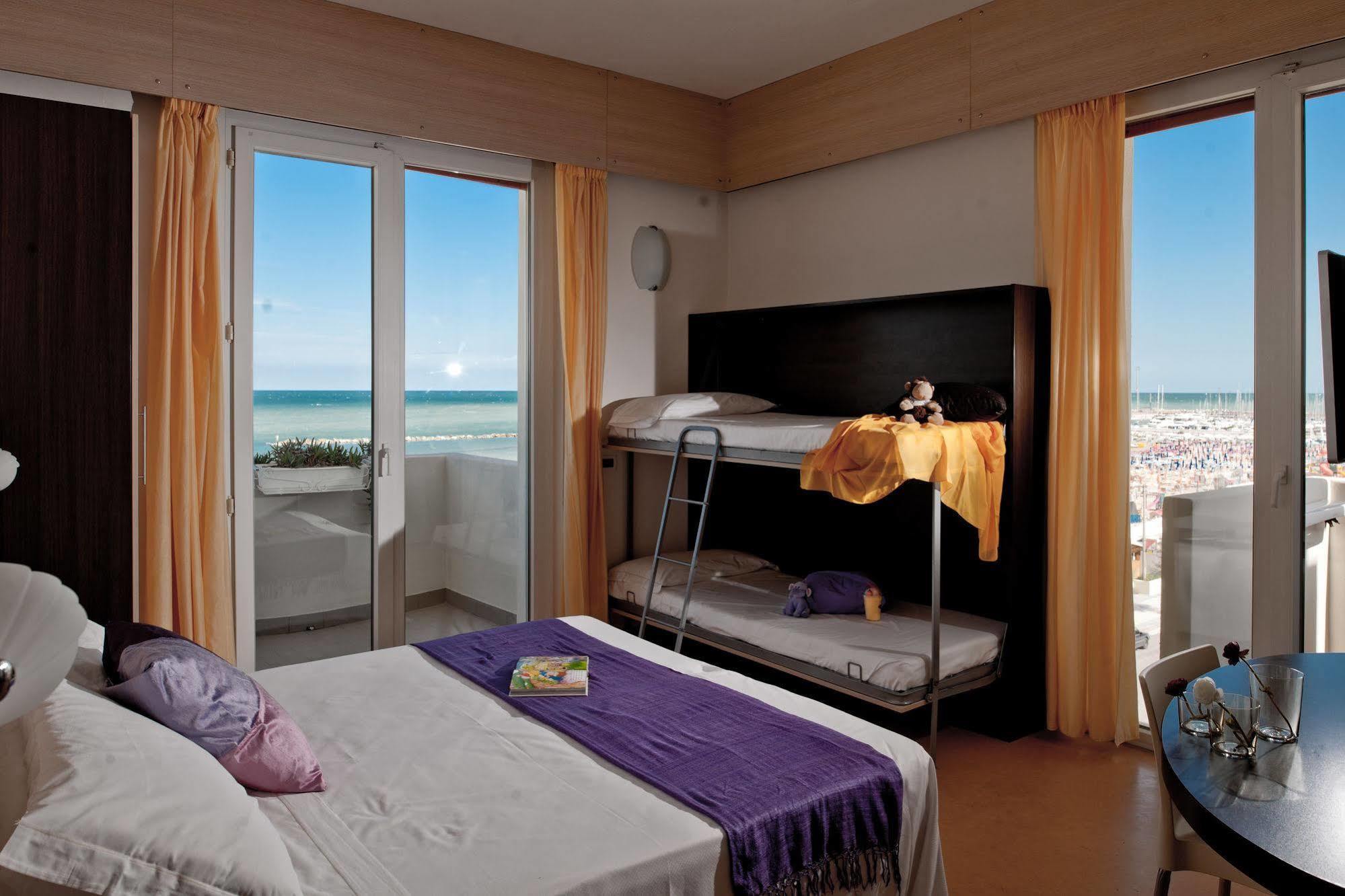 Hotel Universal Senigallia Esterno foto