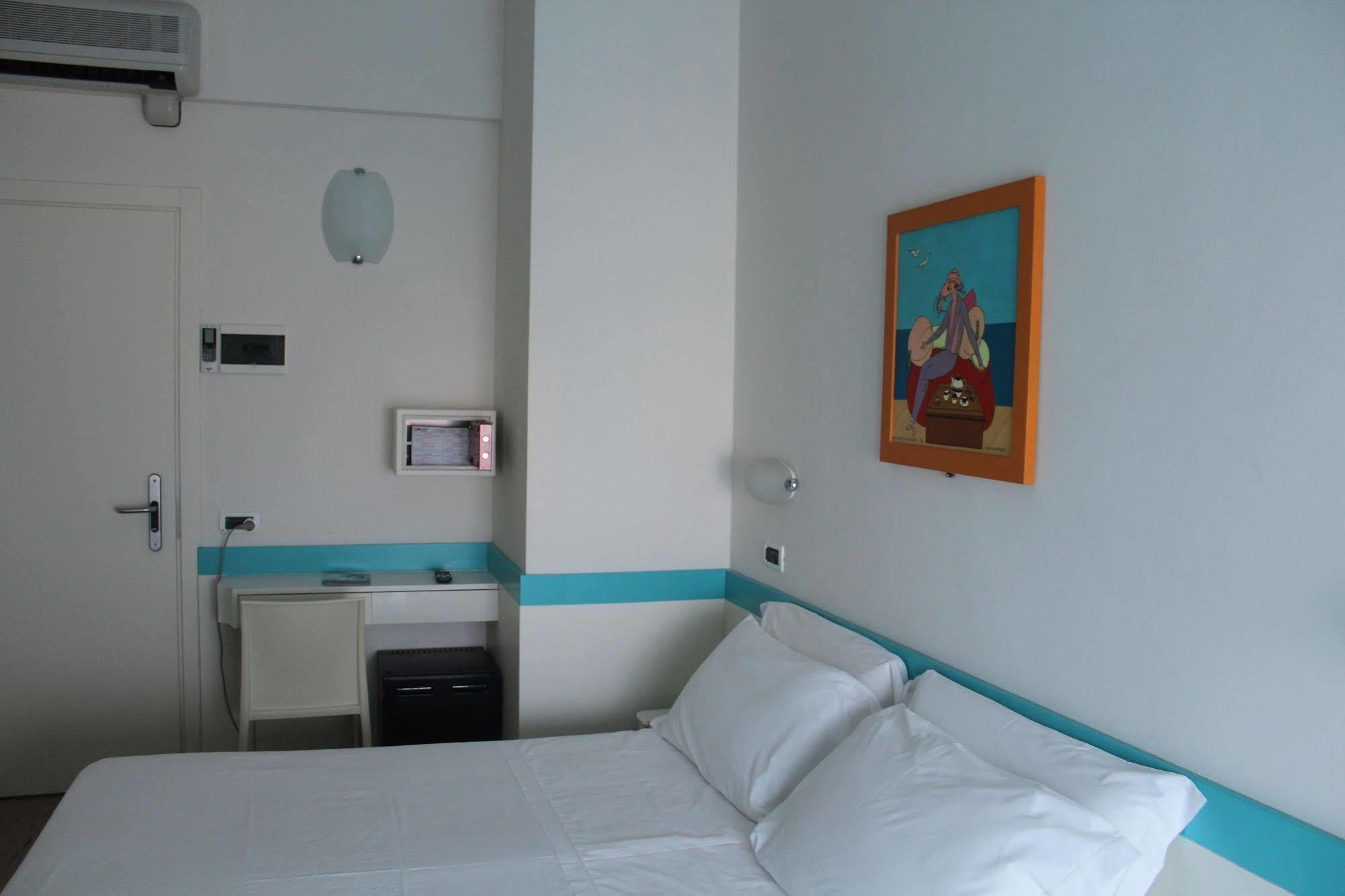 Hotel Universal Senigallia Esterno foto